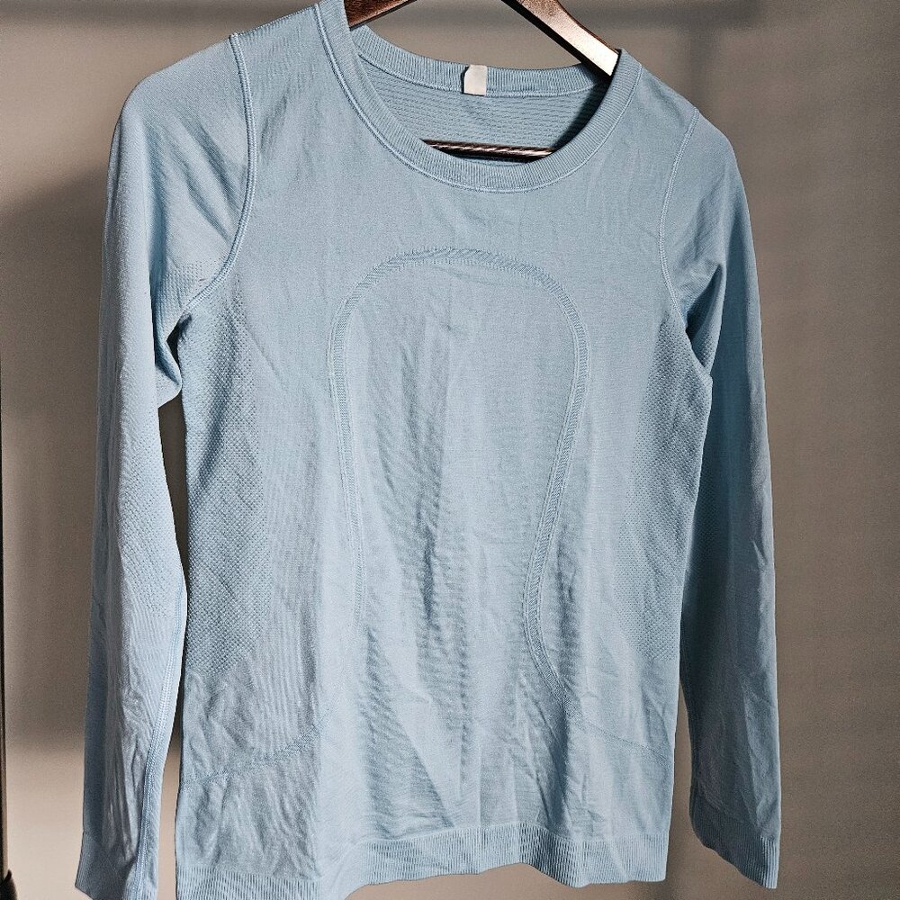 Lululemon Swiftly Relaxed Long-Sleeve Shirt Hip Length Light Blue - Size 4